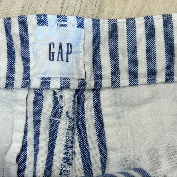 Women’s GAP 5” 4 Pocket Cotton City Short in Blue Stripe - Picture 4 of 6